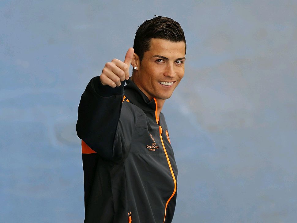 龙赛罗：阿隆索曾说皇马要踢摇滚足球，现在既不摇滚也无节奏（龙赛罗：阿隆索曾称皇马要踢摇滚风，如今既不摇滚也没节奏）