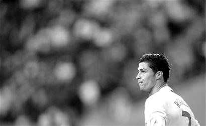 圣保利vs柏林联合：杰克逊-欧文、藤田让瑠奇马首发，汤姆-罗特、容诺夫出战（圣保利战柏林联合：杰克逊-欧文、藤田让瑠奇马先发，汤姆-罗特、容诺夫登场）