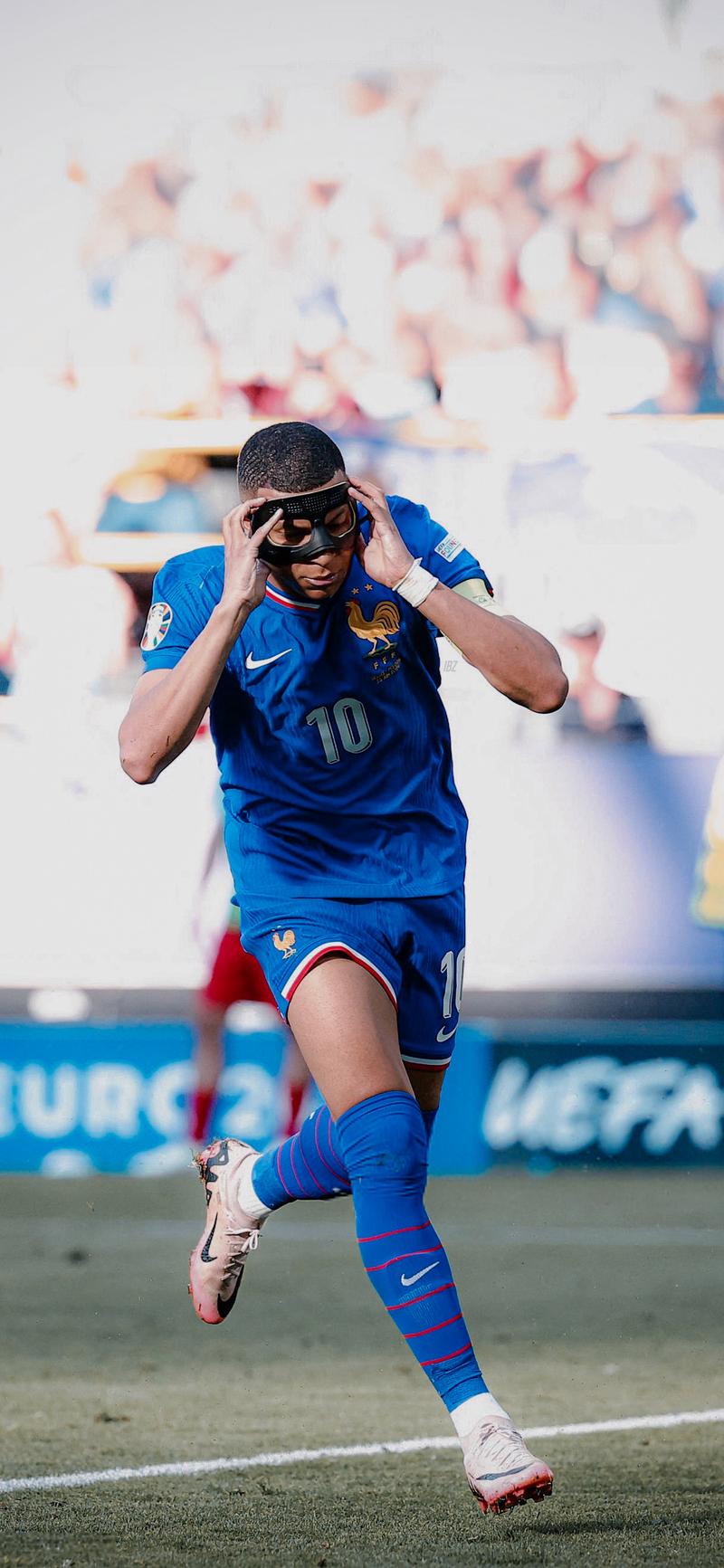 NBA战报：波尔津吉斯29分7板，老鹰115-98轻取鹈鹕（NBA快讯：波尔津吉斯29+7发威，老鹰115-98击退鹈鹕）