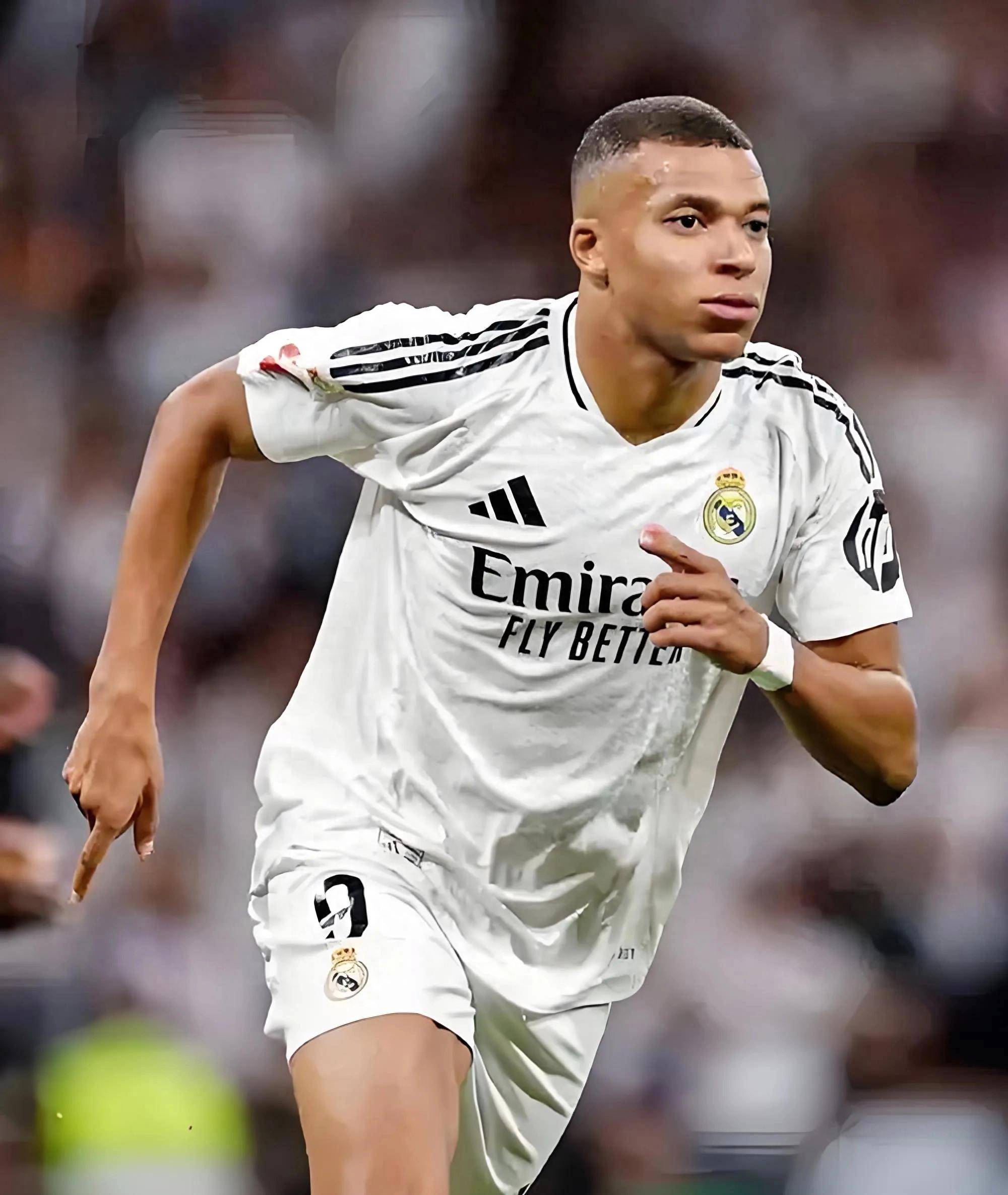 中足联纪律道德准则：球迷歧视行为将使俱乐部至少被罚50万元（中足联纪律与道德准则：球迷若涉歧视，俱乐部至少罚款50万元）