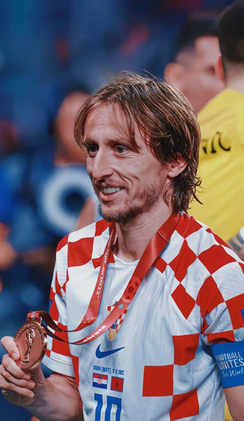 欧冠战报：皇马主场大胜国际米兰,（欧冠快讯：皇马主场横扫国际米兰）