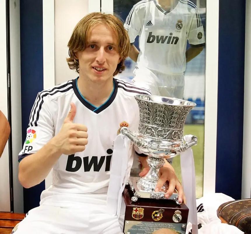 状态回调！爱德华兹6中3贡献11分，8失误创赛季新高（手感低迷！爱德华兹6投3中拿下11分，8次失误创赛季新高）