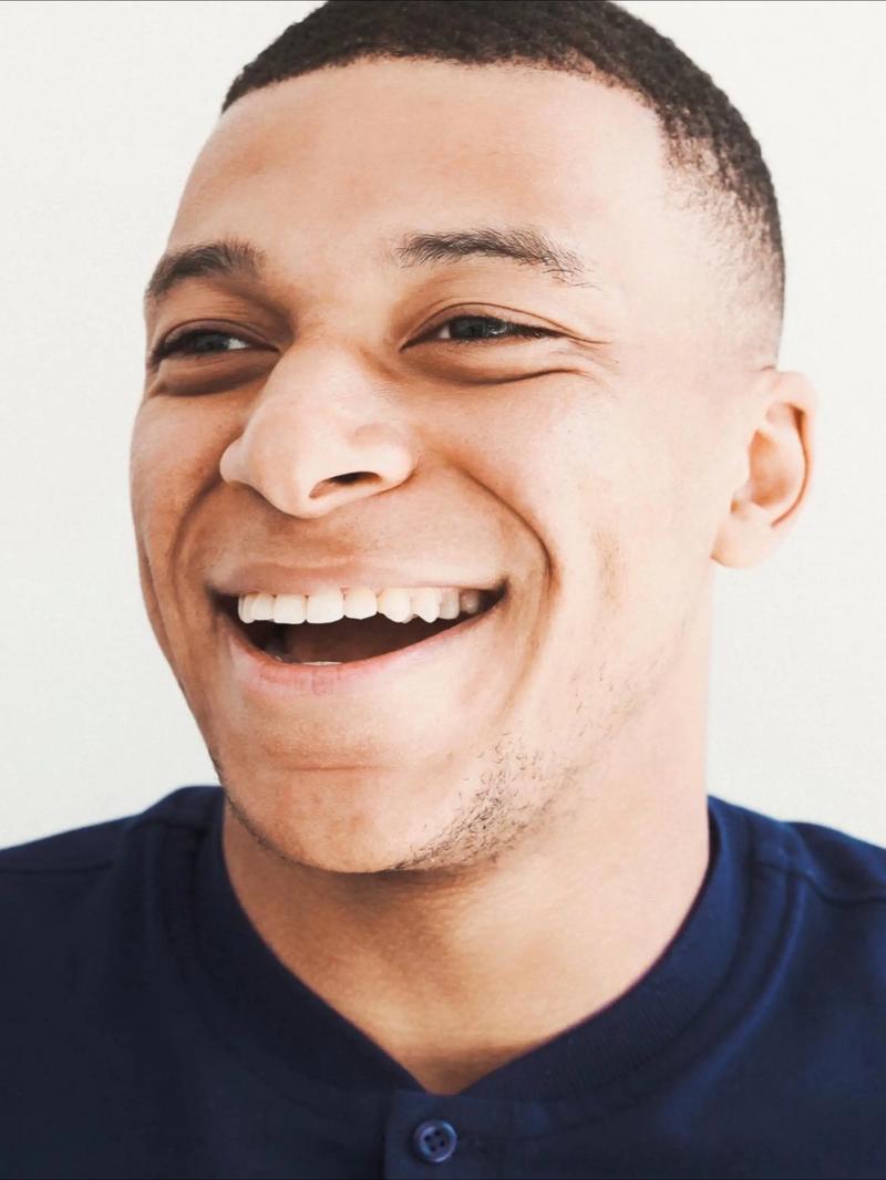 曼联2弃将左右意甲冠军，4500万前锋梅开二度，那不勒斯5连胜登顶（曼联两旧将影响意甲争冠格局，4500万锋霸梅开二度，那不勒斯豪取五连胜登顶榜首）